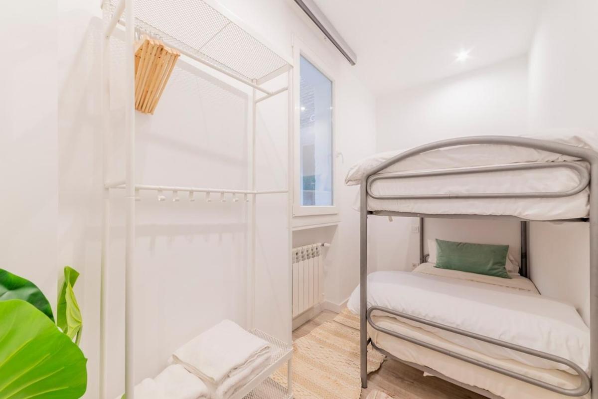 Encantador Apartamento Atocha Madrid Exterior photo